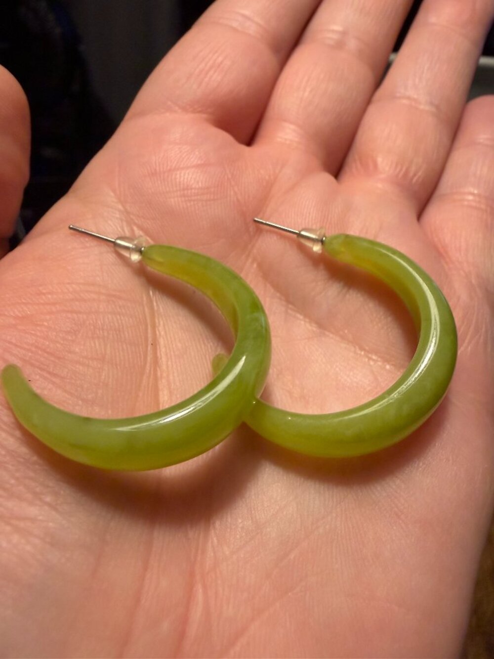 🍏 Vintage Chartreuse Marble Resin Hoop Earrings: Retro Marbled Olive Studs